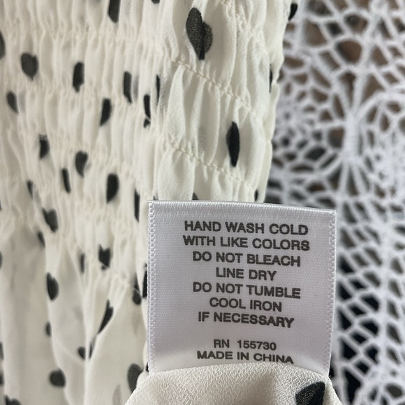 NWT Rose and Olive ladies sleeveless blouse - Picture 4 of 5